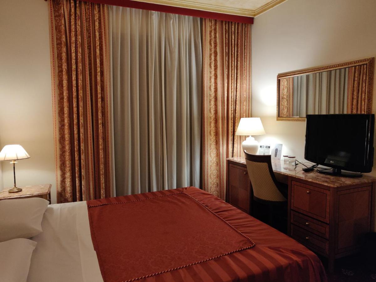 Parco Dei Principi Hotel โรเชลลา ยอนีกา ภายนอก รูปภาพ