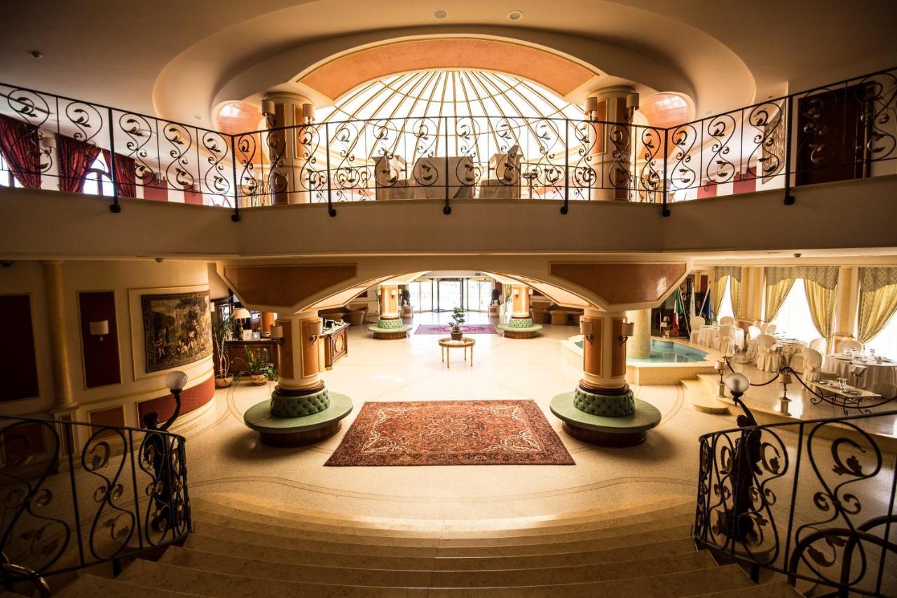 Parco Dei Principi Hotel โรเชลลา ยอนีกา ภายนอก รูปภาพ