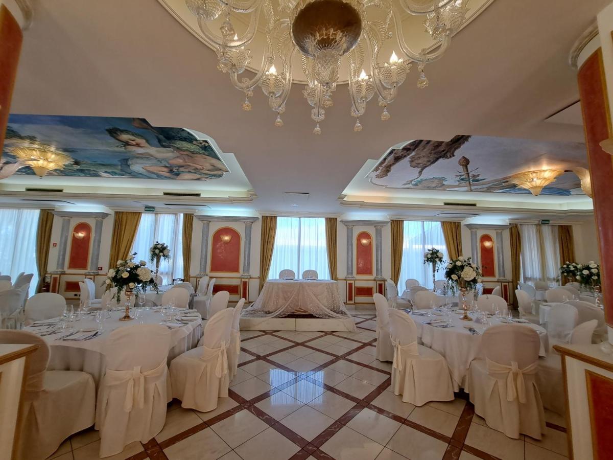 Parco Dei Principi Hotel โรเชลลา ยอนีกา ภายนอก รูปภาพ
