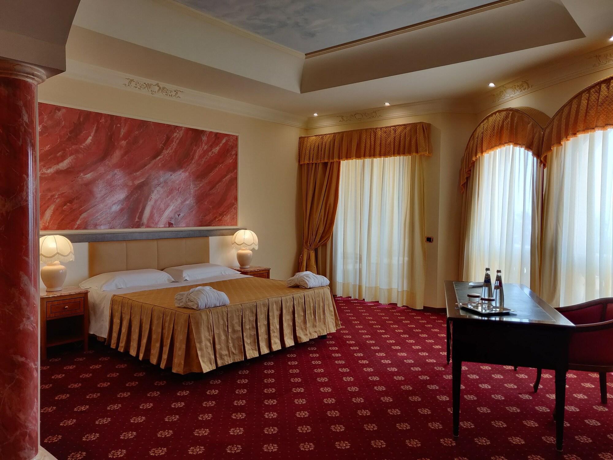 Parco Dei Principi Hotel โรเชลลา ยอนีกา ภายนอก รูปภาพ