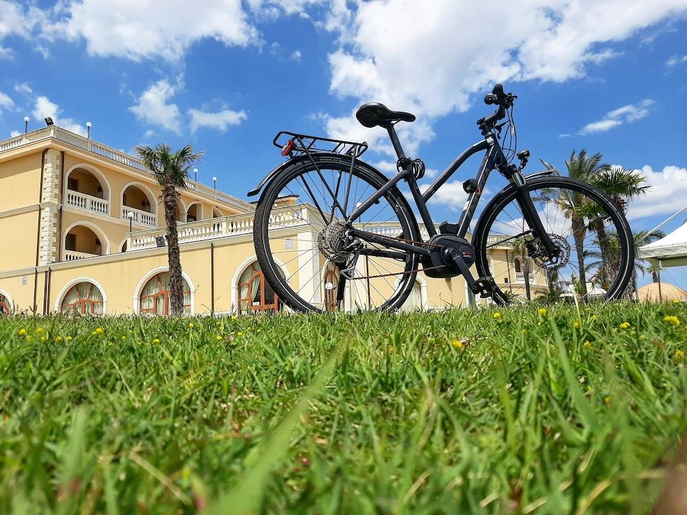 Parco Dei Principi Hotel โรเชลลา ยอนีกา ภายนอก รูปภาพ