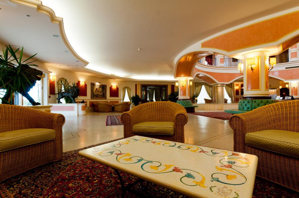 Parco Dei Principi Hotel โรเชลลา ยอนีกา ภายนอก รูปภาพ